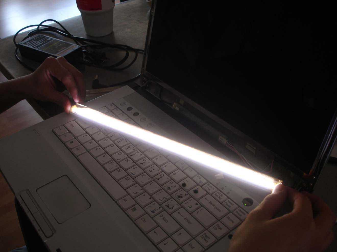 Замена и ремонт подсветки экрана ноутбука в Новокузнецке